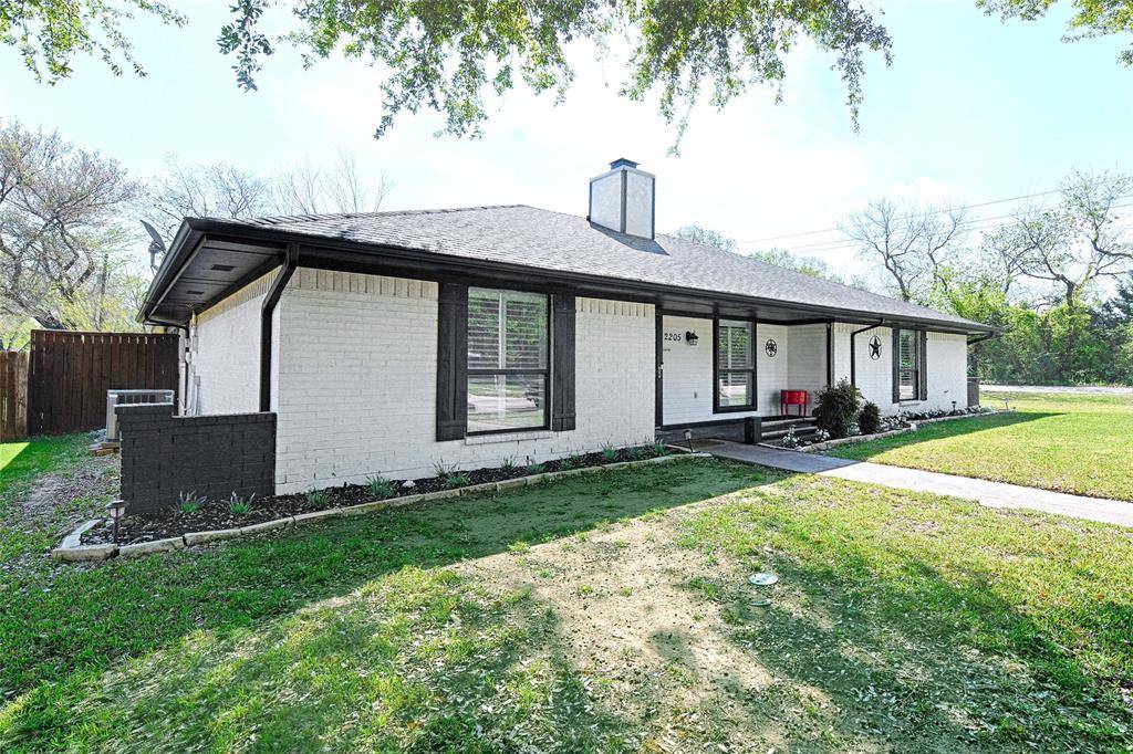 2205 Mayfield Circle, Corinth, TX 76208