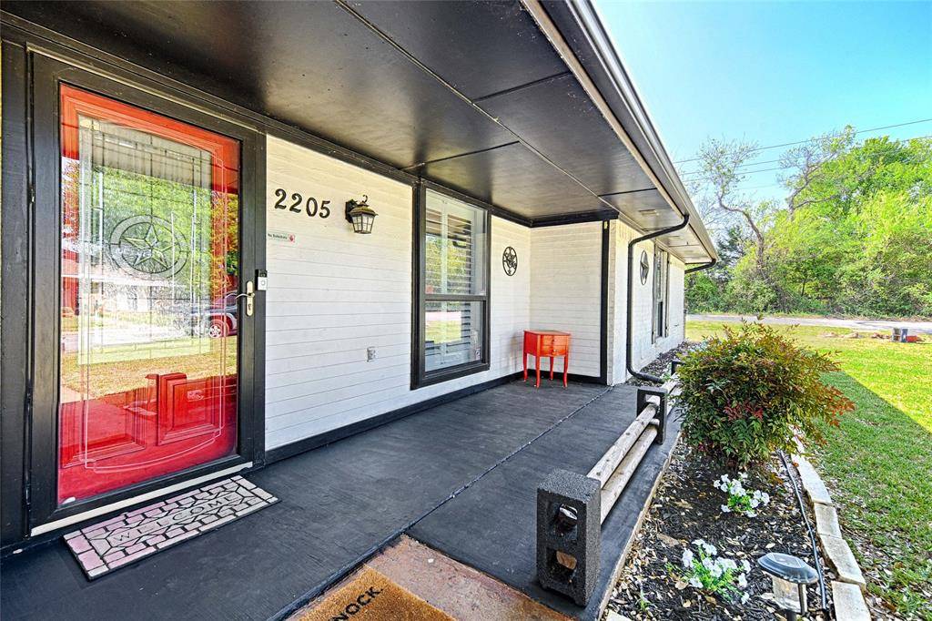 2205 Mayfield Circle, Corinth, TX 76208