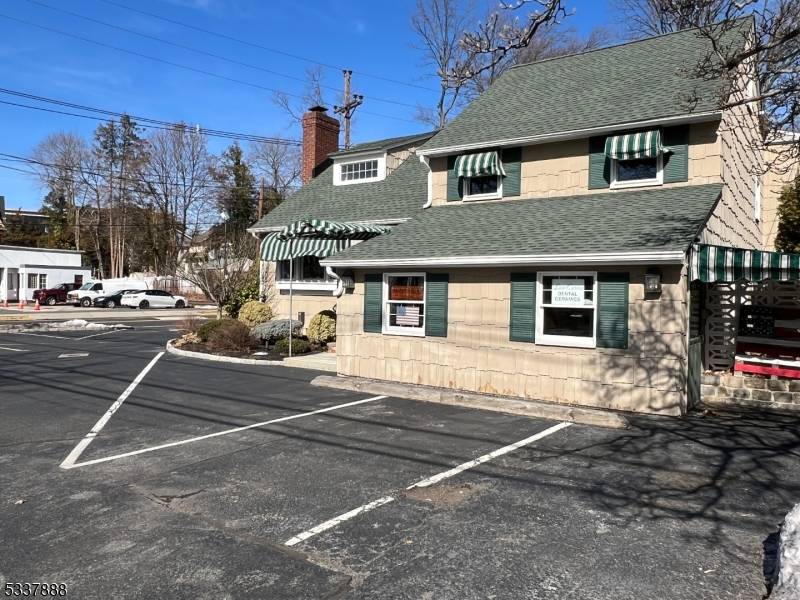 69 S Martine Ave, Fanwood Boro, NJ 07023