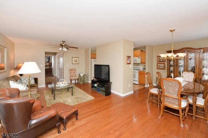 40 Chanda Ct #40, Clifton City, NJ 07012