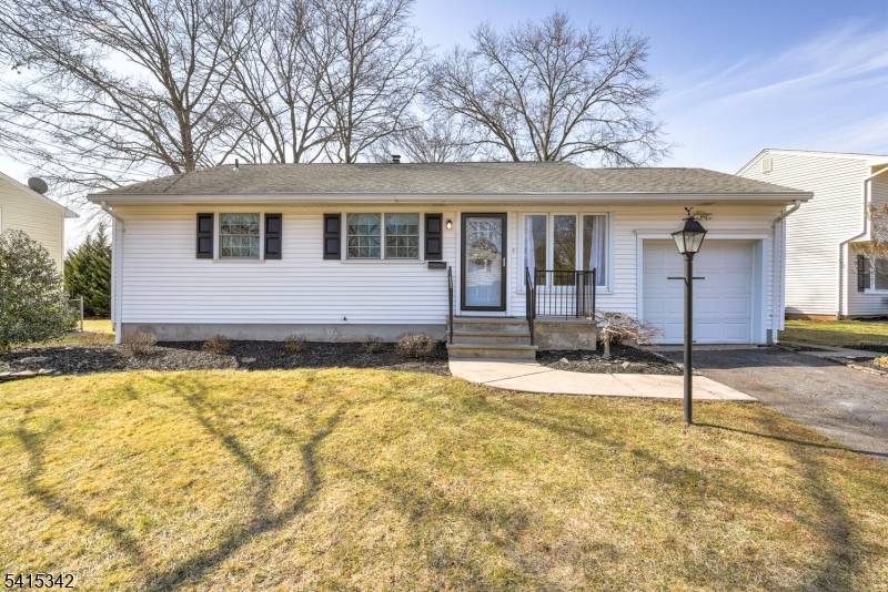 3 Michael Ln, Somerville Boro, NJ 08876