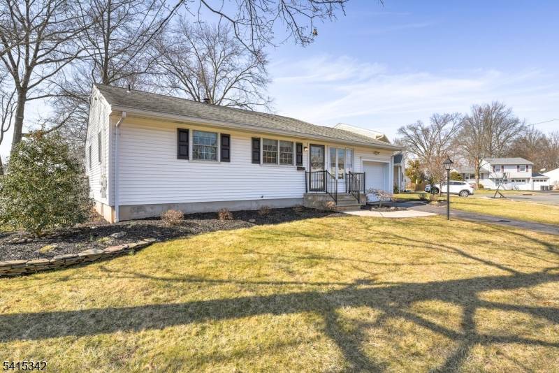 3 Michael Ln, Somerville Boro, NJ 08876