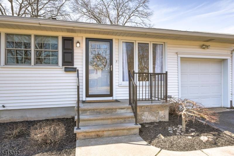 3 Michael Ln, Somerville Boro, NJ 08876