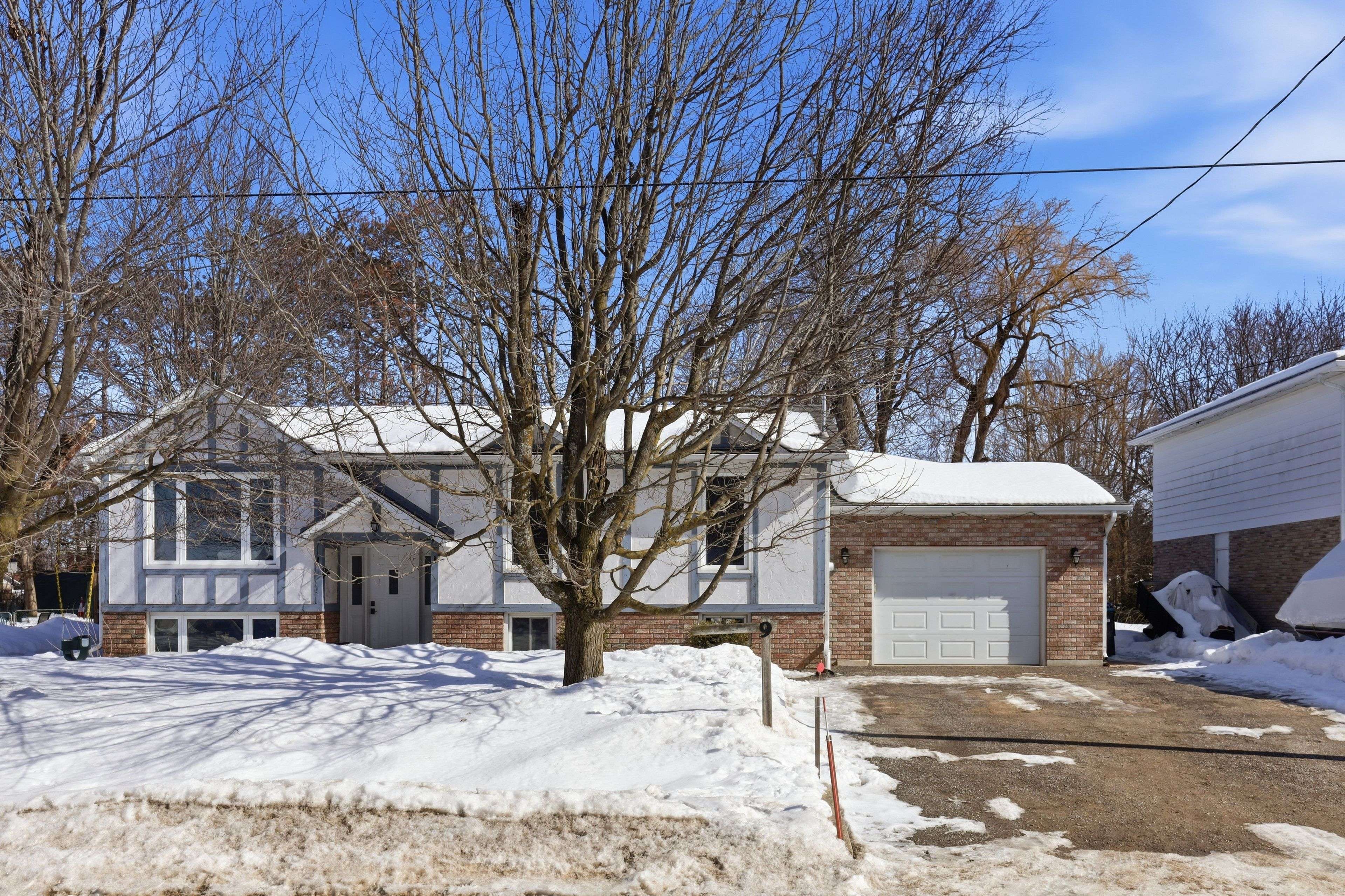 9 Pine Park BLVD, Adjala-tosorontio, ON L0M 1J0