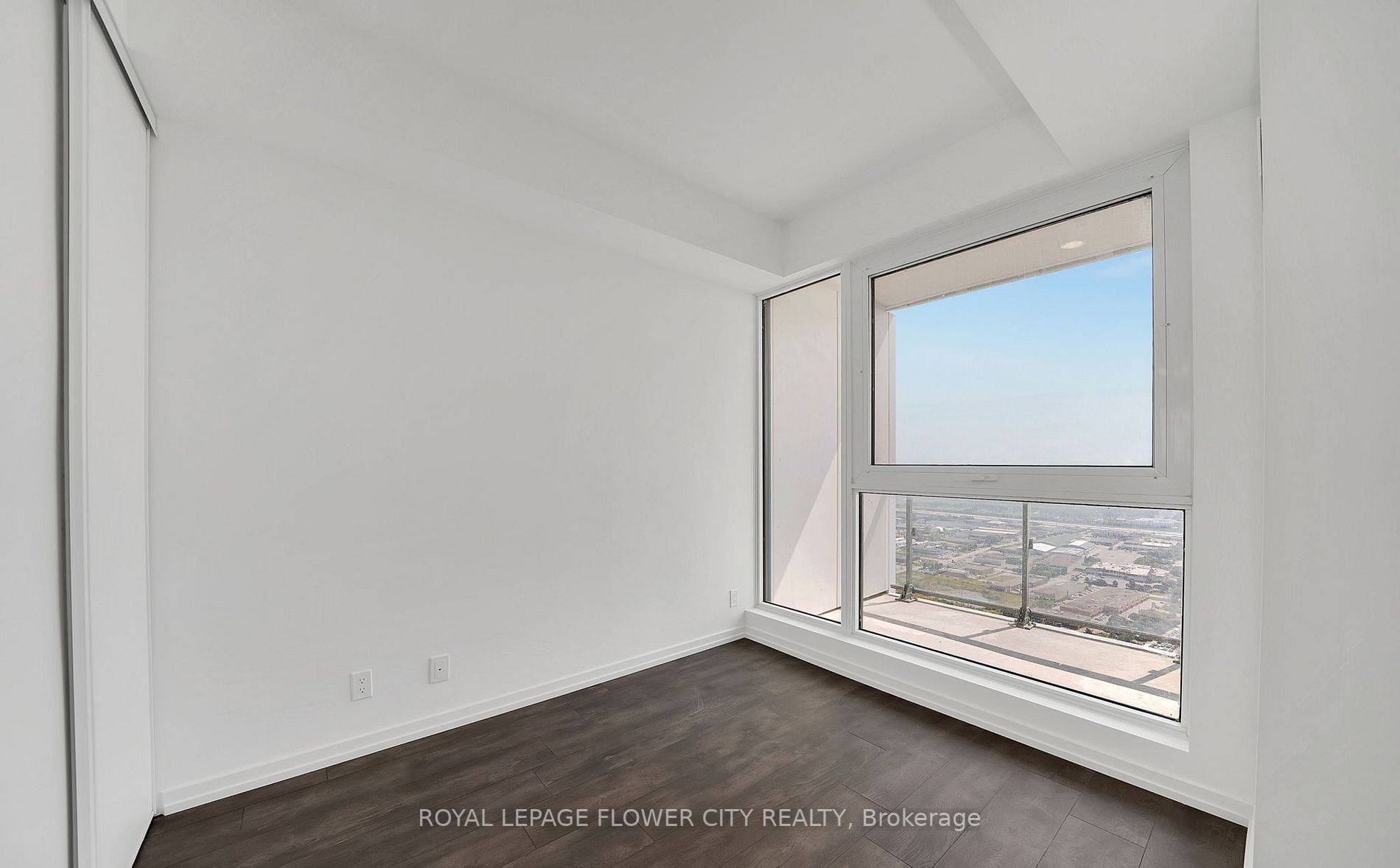 1000 Portage Pkwy #4909, Vaughan, ON L4K 0L1