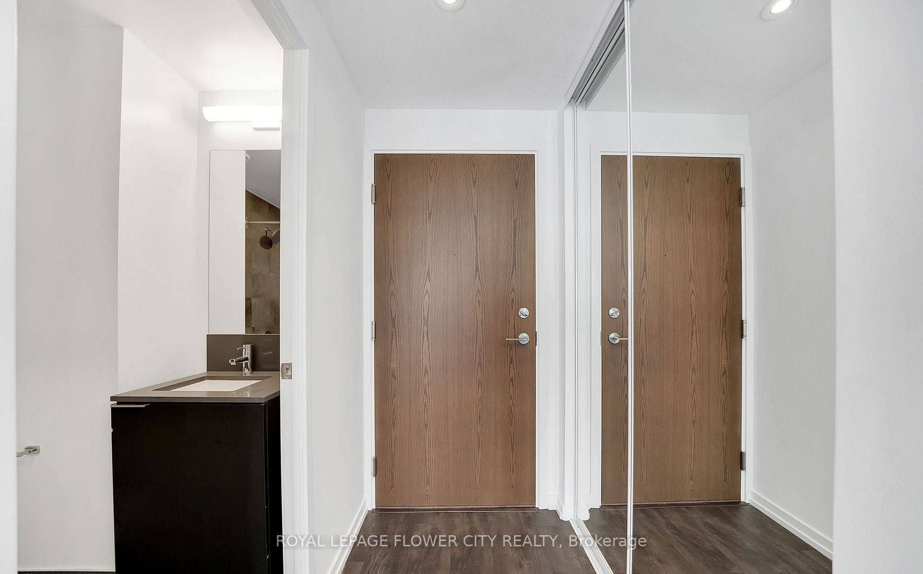 1000 Portage Pkwy #4909, Vaughan, ON L4K 0L1