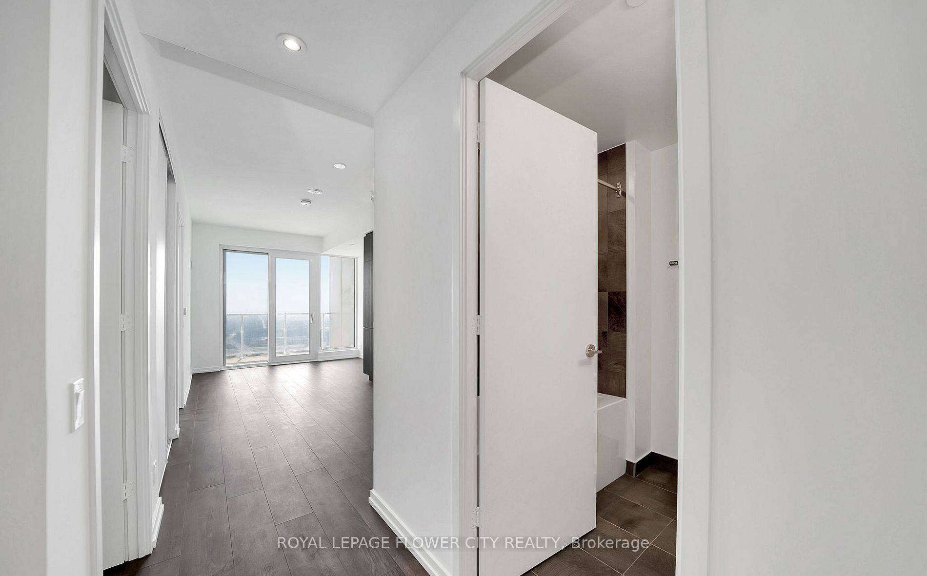 1000 Portage Pkwy #4909, Vaughan, ON L4K 0L1