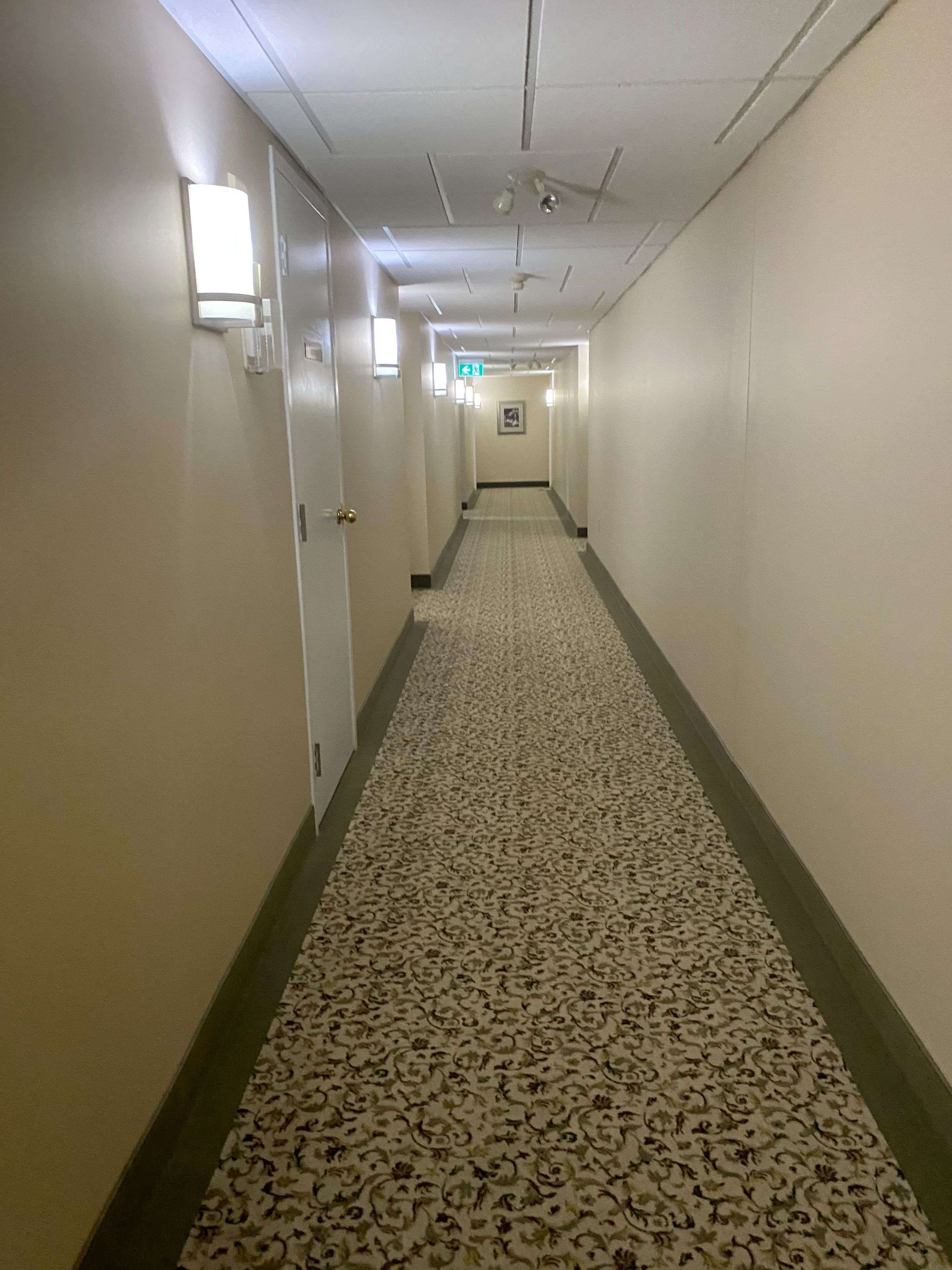 216C Plains RD W #402, Burlington, ON L7T 4L1