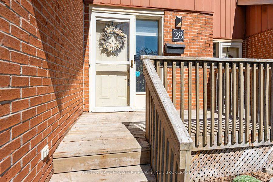 19 MacPherson AVE W #28, Kingston, ON K7M 6W4