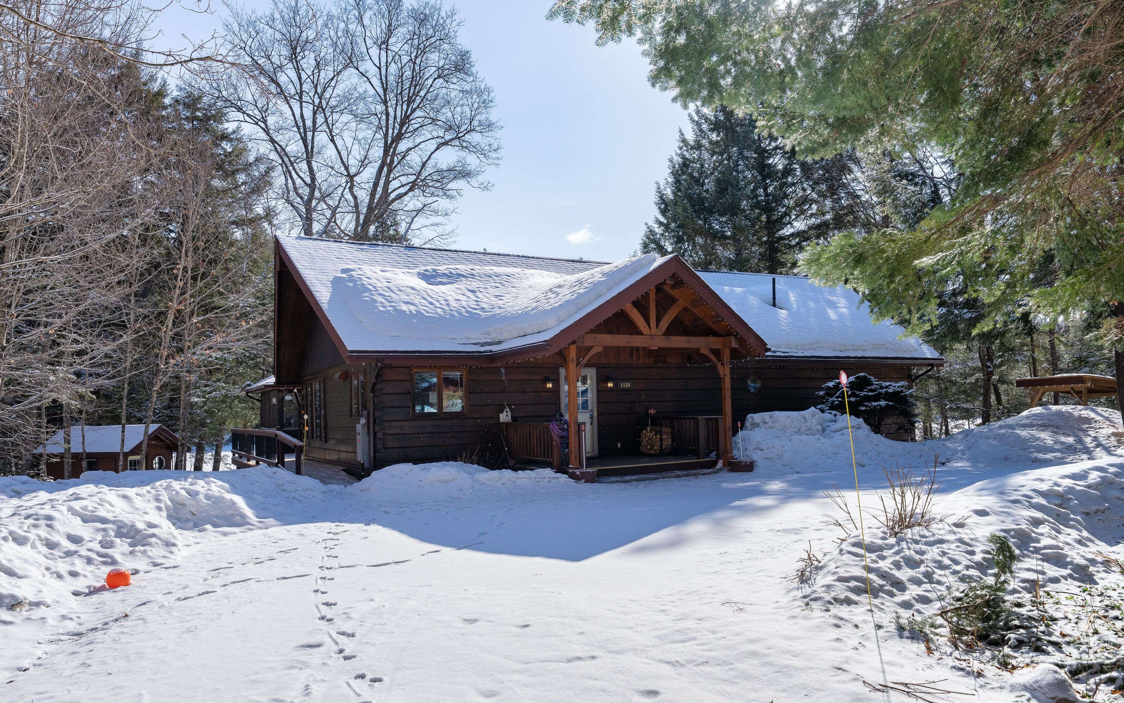 1130 Algonquin Outfitters RD, Algonquin Highlands, ON P0A 1H0