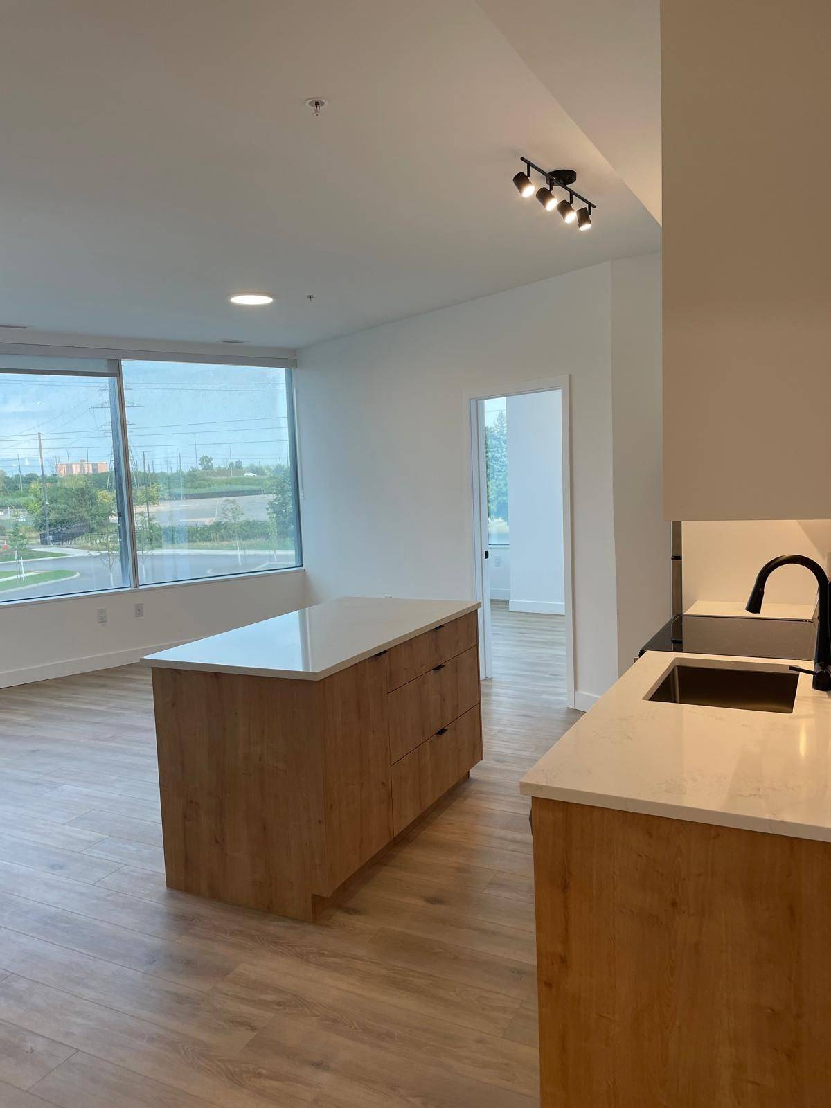 1600 James Naismith DR #212, Cyrville - Carson Grove - Pineview, ON K1B 5N8