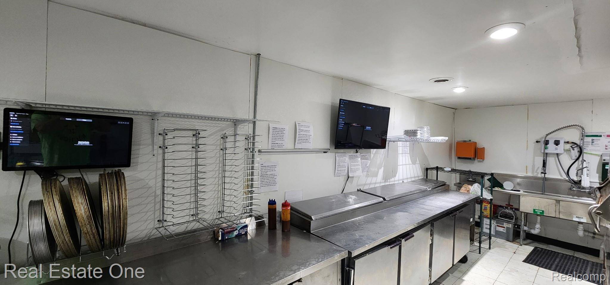 8010 Dixie HWY, Birchrunvillage_saginaw, MI 48415