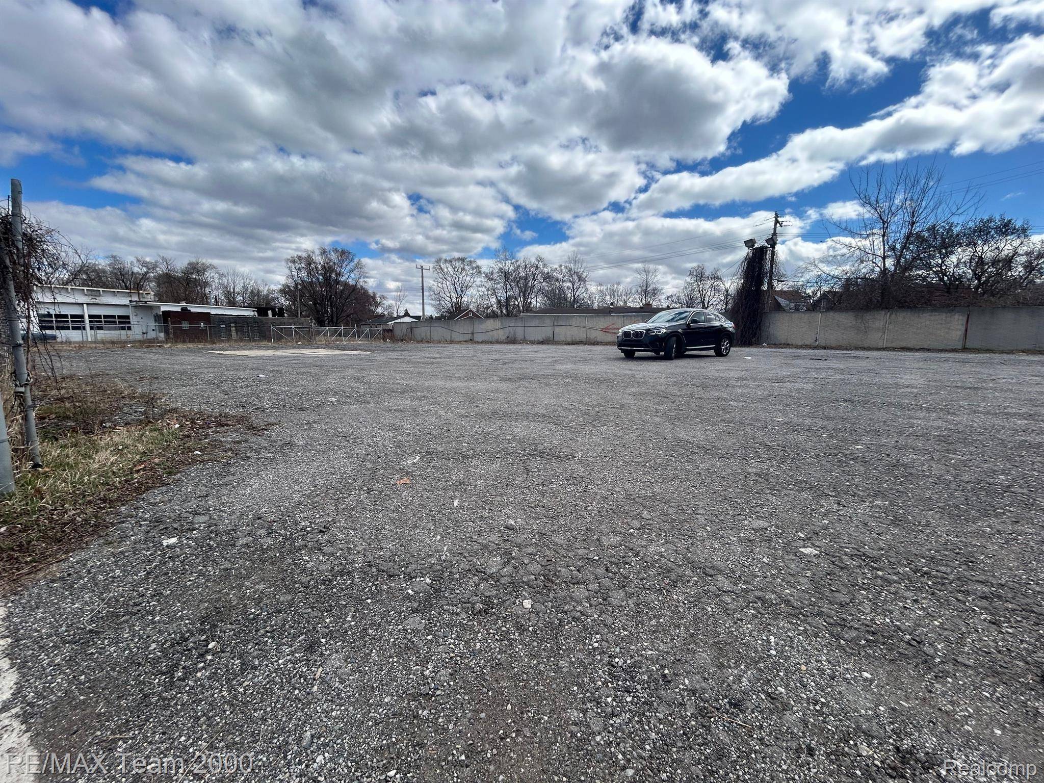 2400 S SCHAEFER HWY, Detroit, MI 48217