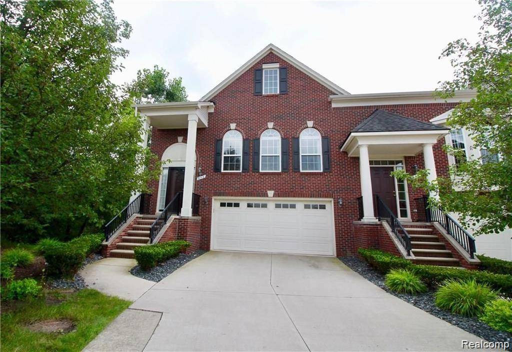 806 Red Run DR, Troy, MI 48085