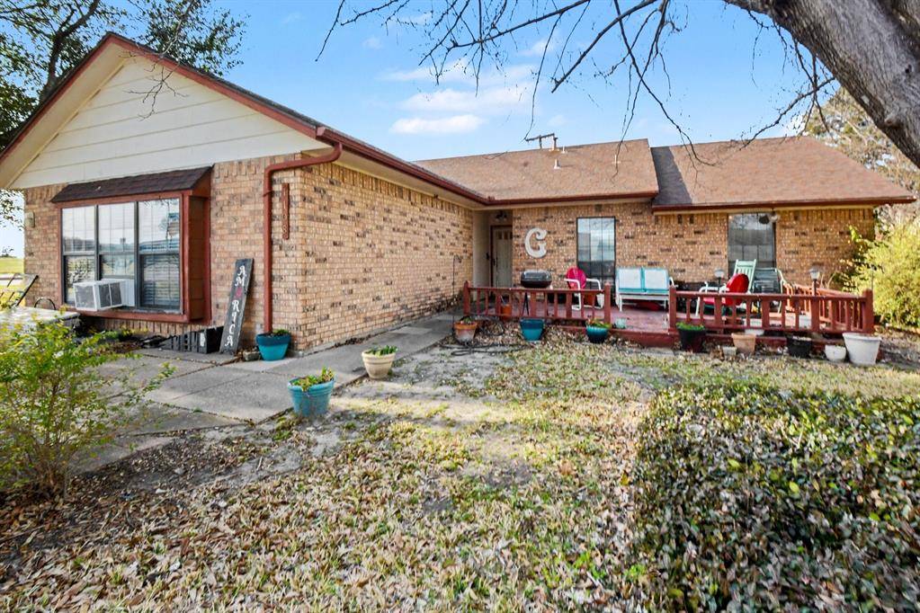 1108 Savannah Drive, Ennis, TX 75119