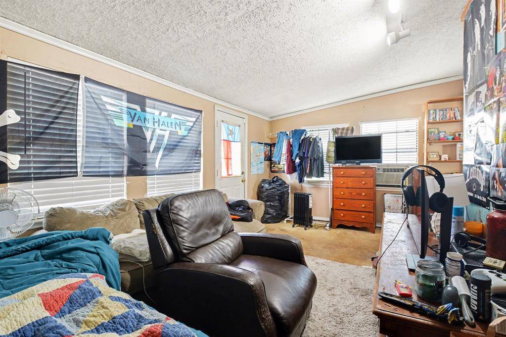 1108 Savannah Drive, Ennis, TX 75119