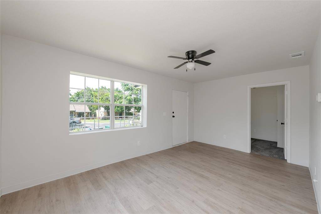 3924 Dismount Street, Dallas, TX 75211