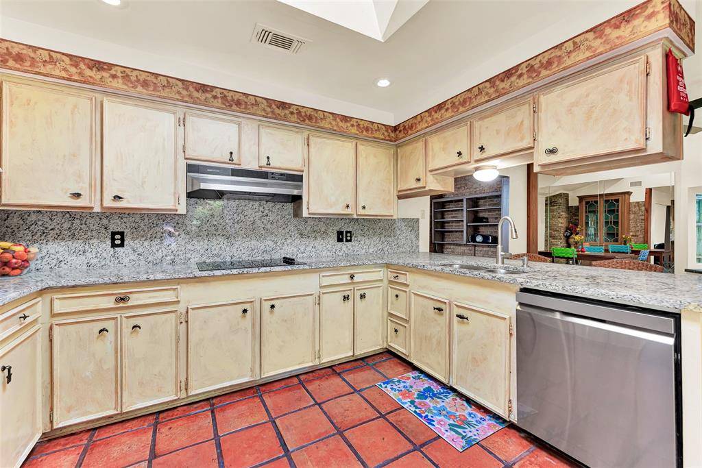 702 Keywe Place, Duncanville, TX 75116