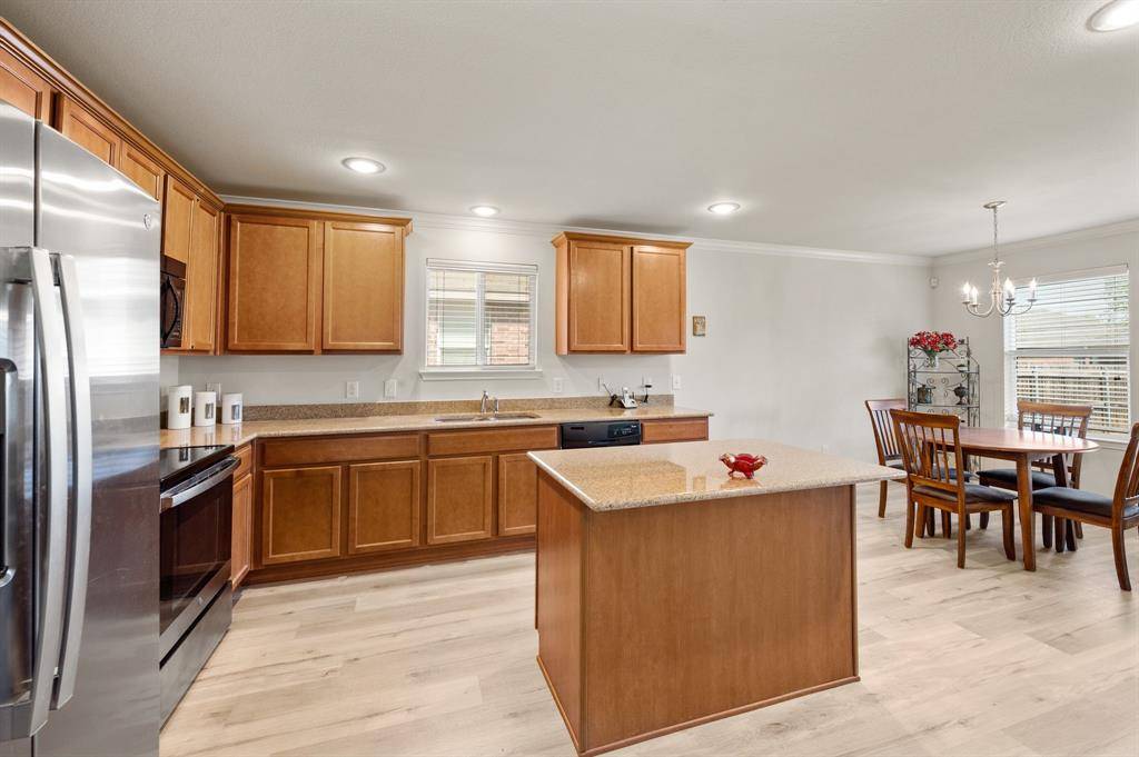 704 Bastrop Drive, Arlington, TX 76002