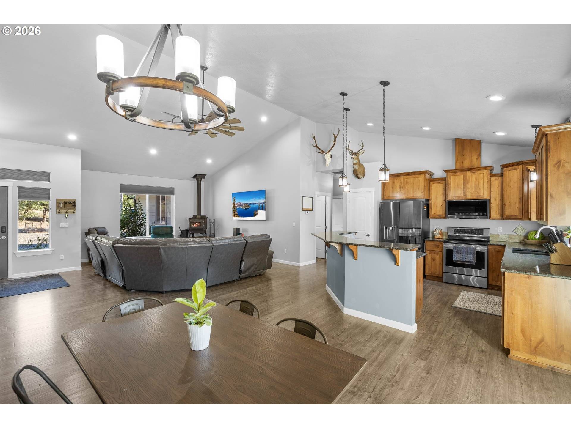 491 OAKWOOD DR, Oakland, OR 97462