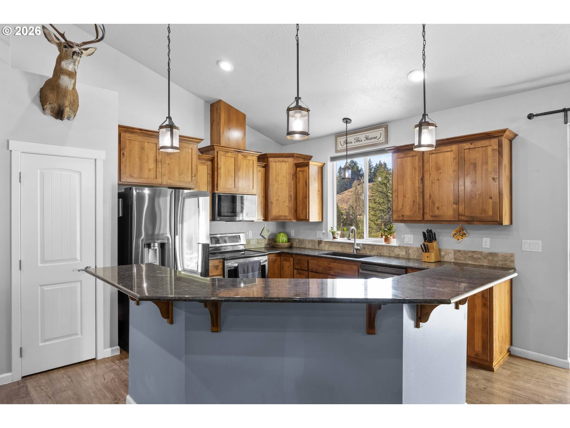 491 OAKWOOD DR, Oakland, OR 97462