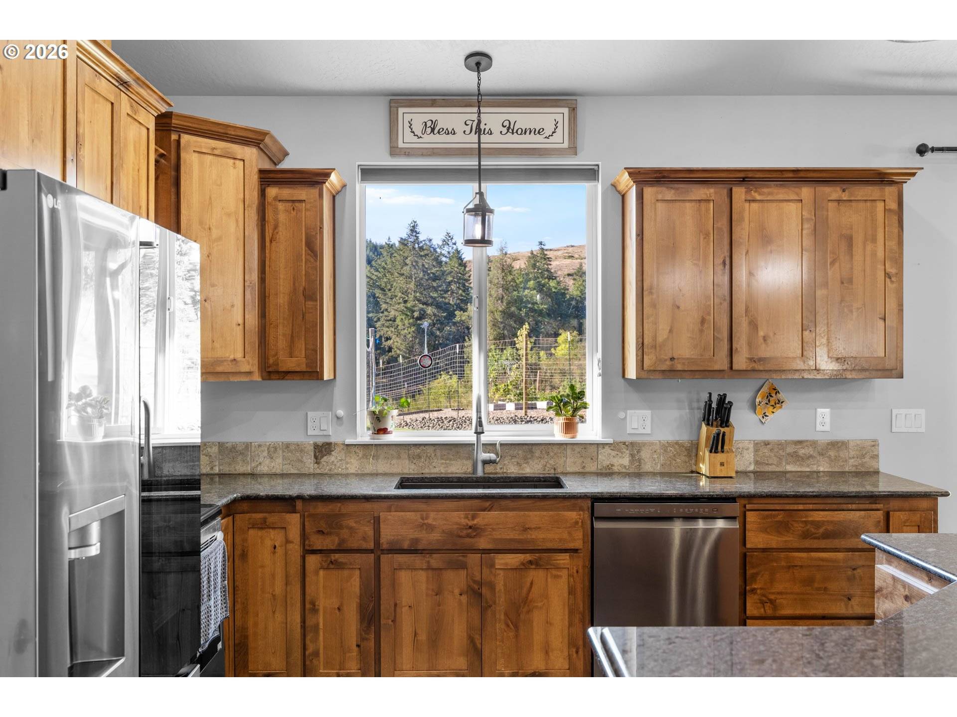 491 OAKWOOD DR, Oakland, OR 97462