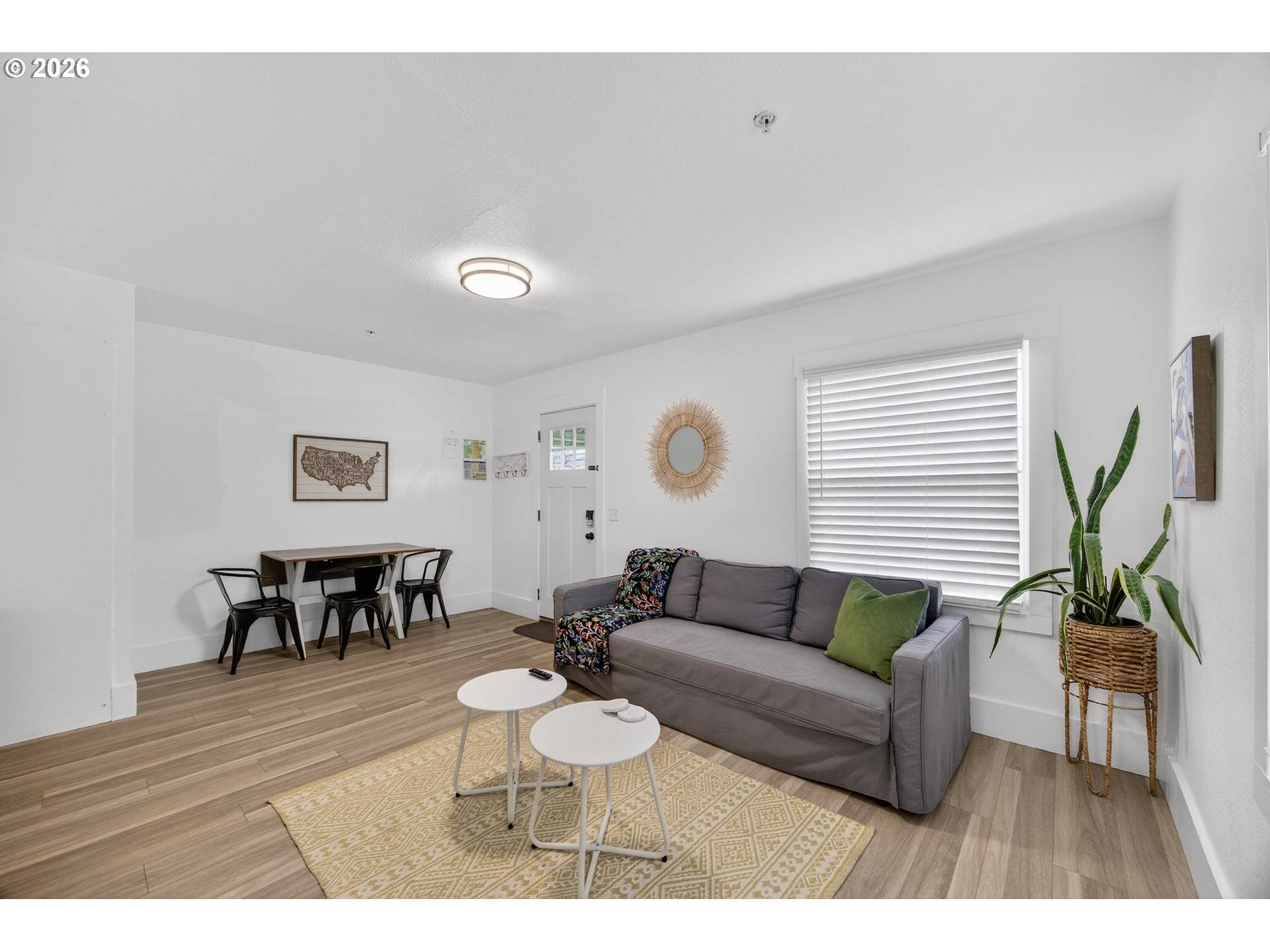 867 S 2ND ST, Coos Bay, OR 97420