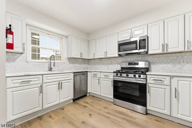 18 E Kinney St, Newark City, NJ 07102