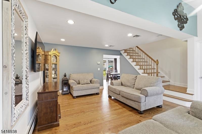 27 Schwarz Blvd, Jefferson Twp., NJ 07849