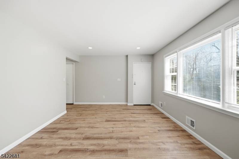 11 Morgan Lane, Unit 2A #2A, Bridgewater Twp., NJ 08807