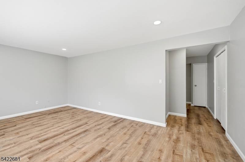 11 Morgan Lane, Unit 2A #2A, Bridgewater Twp., NJ 08807