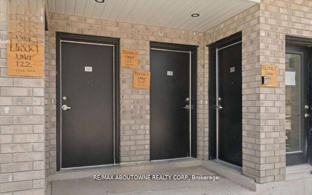 1695 Dersan ST #220, Pickering, ON L1V 2P8