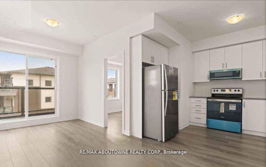 1695 Dersan ST #220, Pickering, ON L1V 2P8