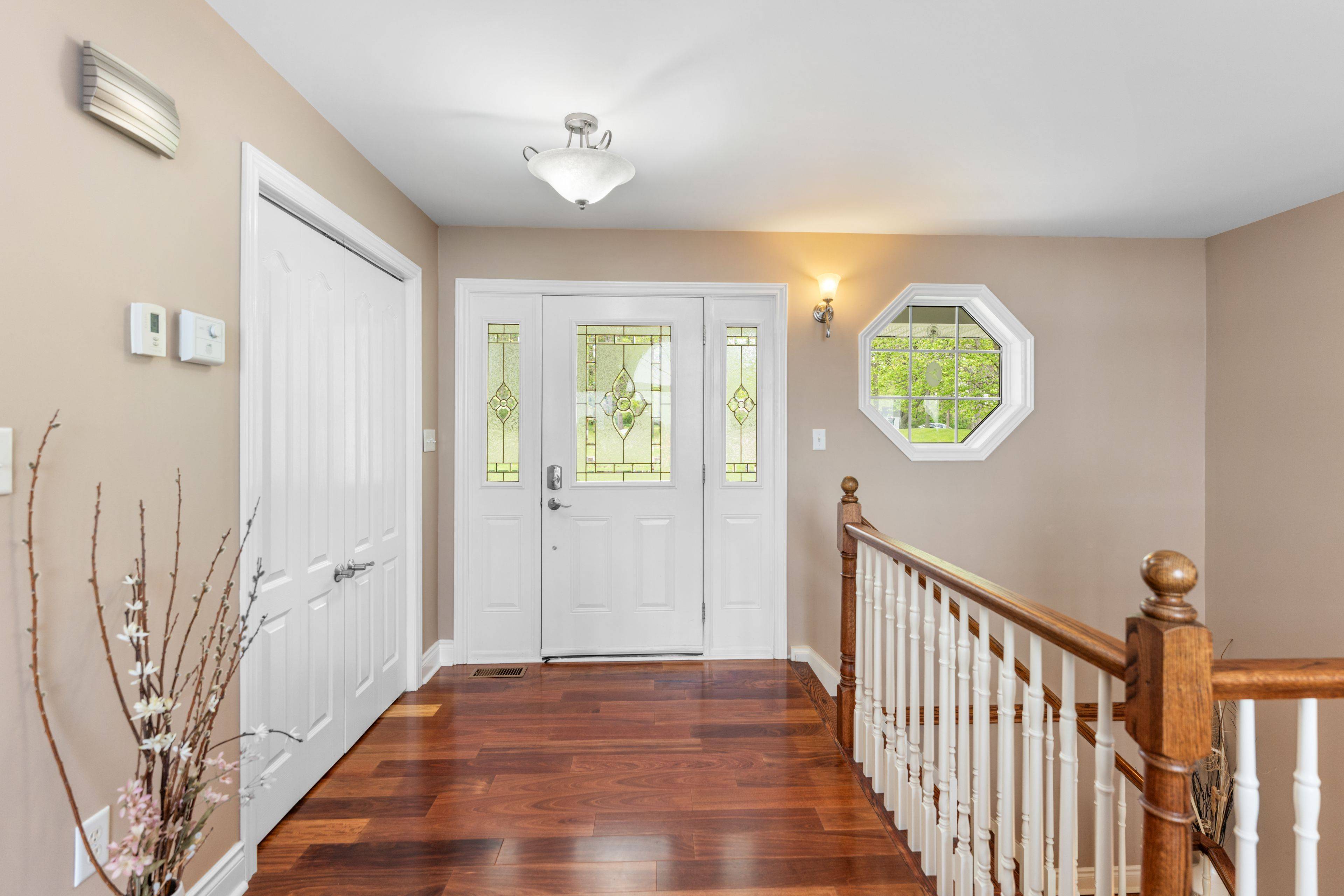 121 Hickory LN, Frontenac Islands, ON K0H 2Y0