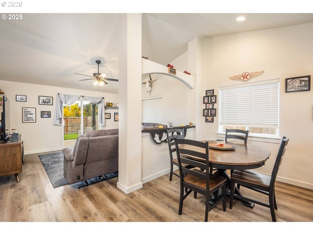 4967 CEDAR VIEW DR, Springfield, OR 97478