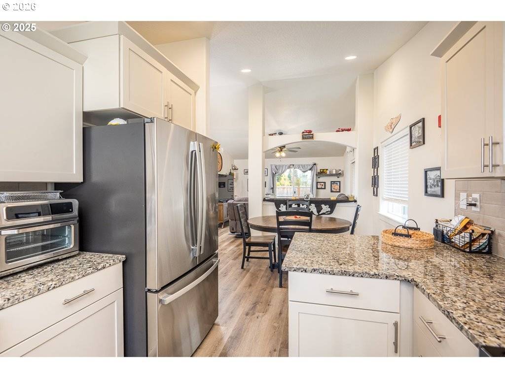 4967 CEDAR VIEW DR, Springfield, OR 97478