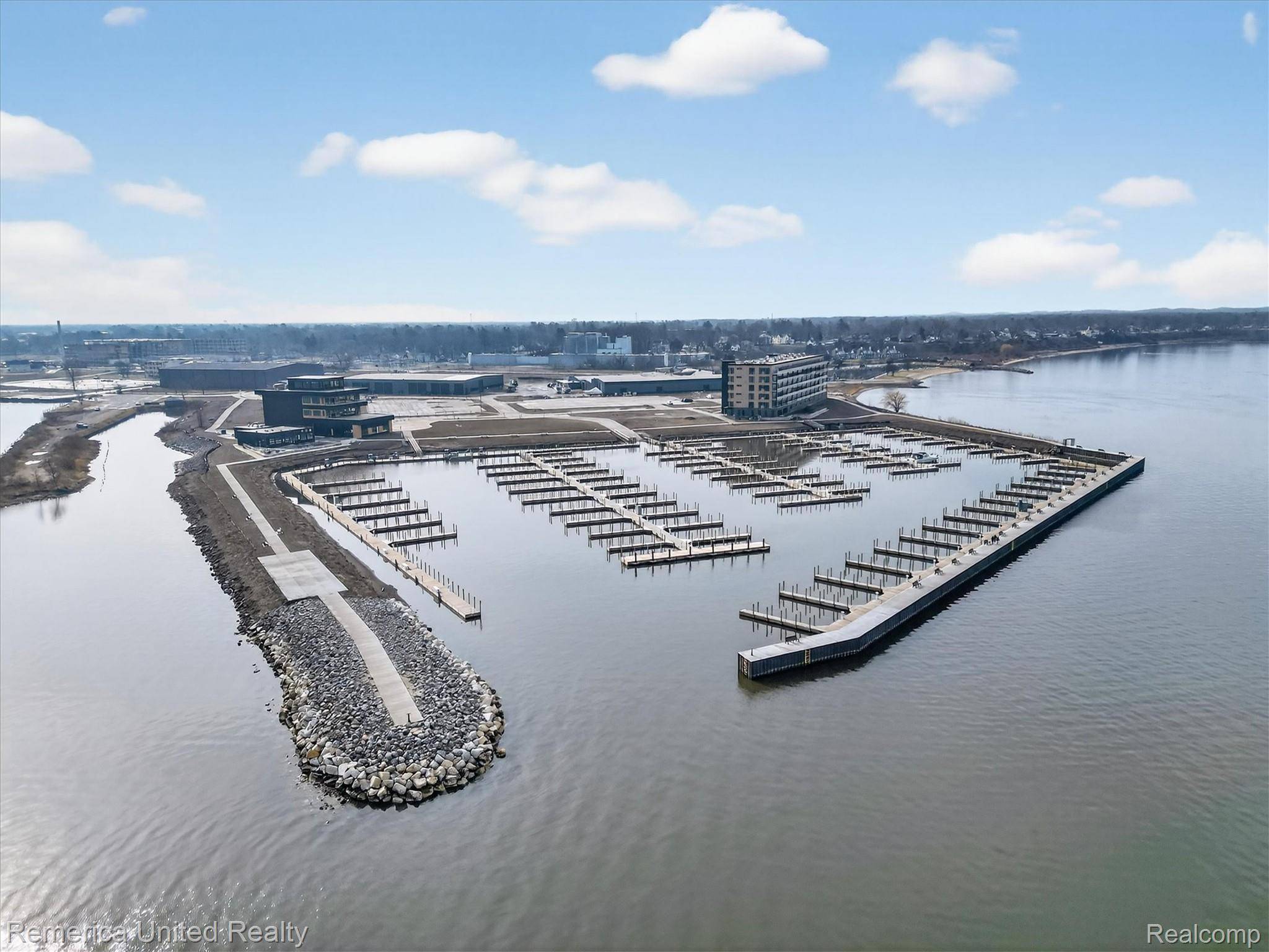 901 Adelaide CIR #602, Muskegon, MI 49441