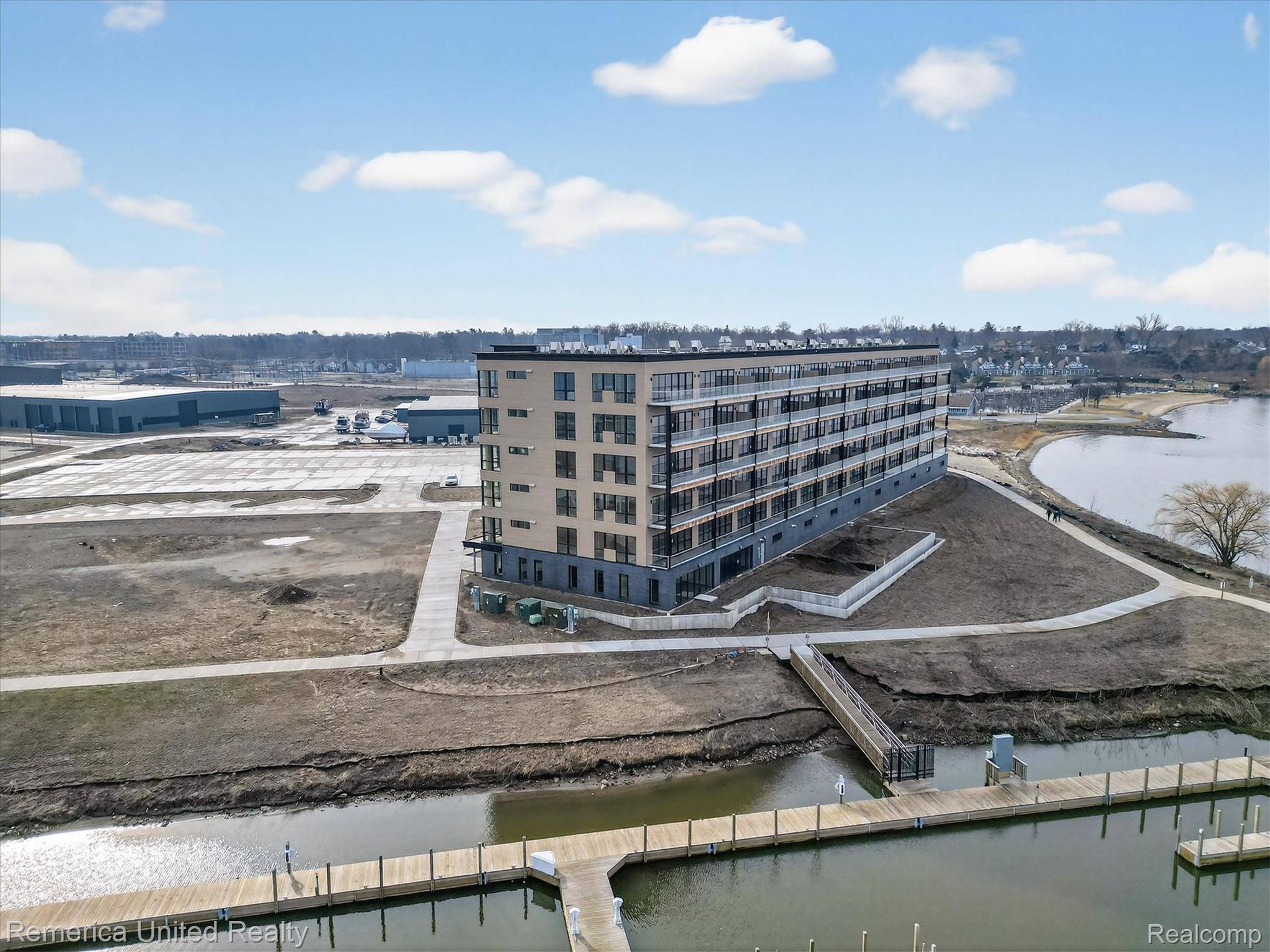 901 Adelaide CIR #601, Muskegon, MI 49441