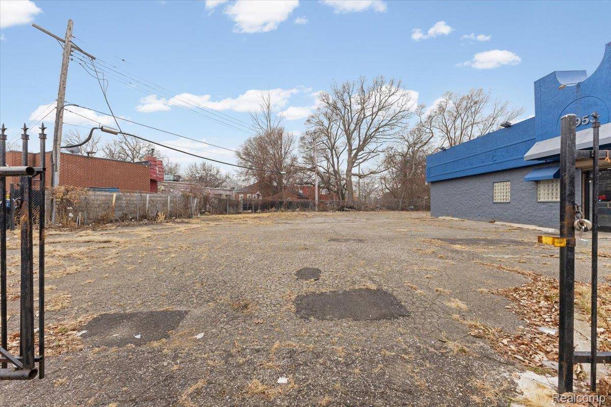 19953 Conant ST, Detroit, MI 48234