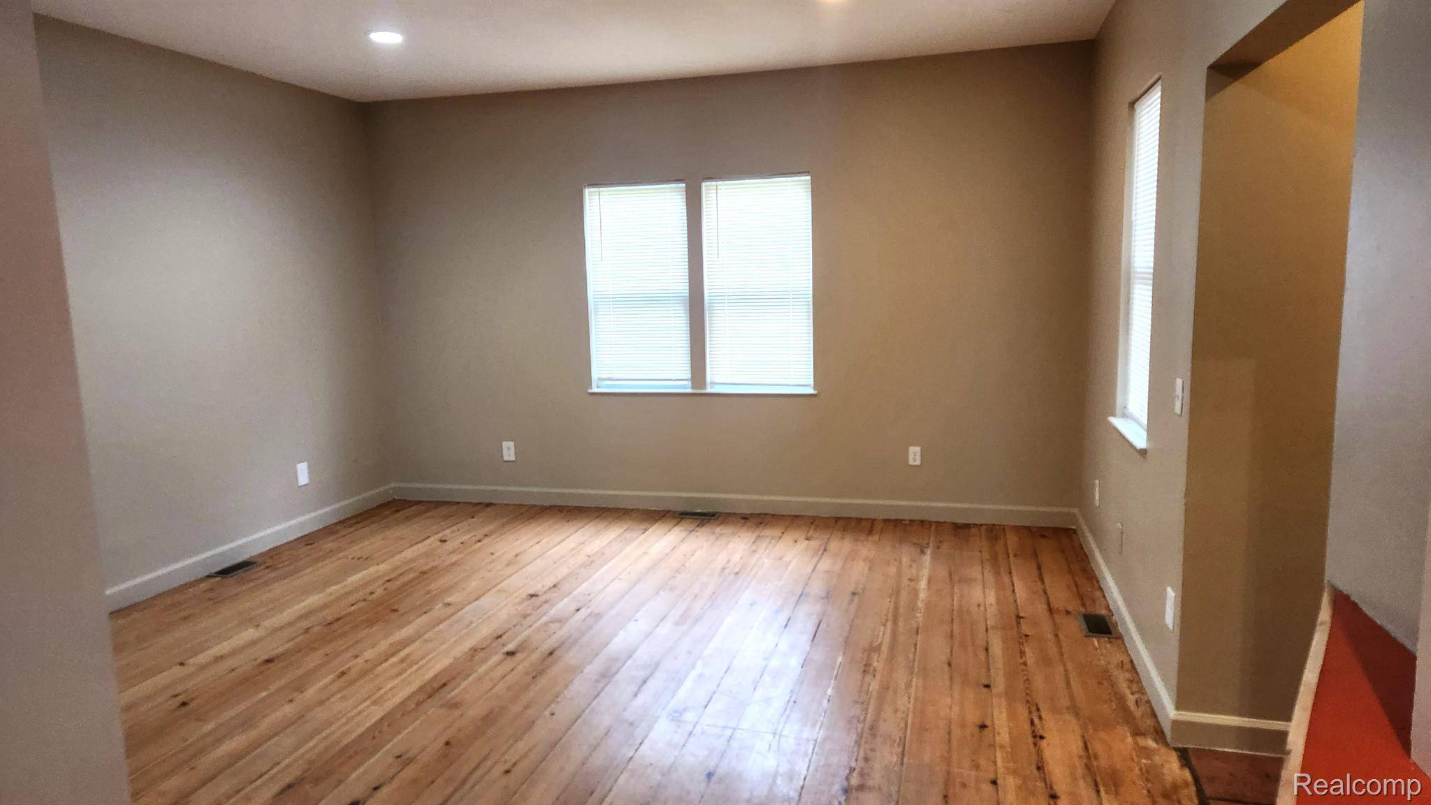 98 ELDREDGE ST, Mt. Clemens, MI 48043