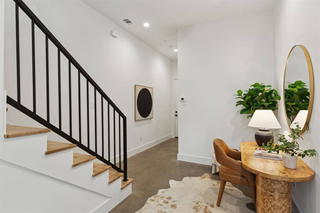 2142 Lovedale Avenue #103, Dallas, TX 75235