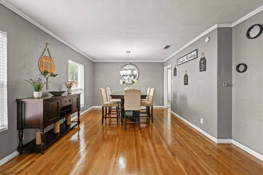 1207 Engle Avenue, Dallas, TX 75224