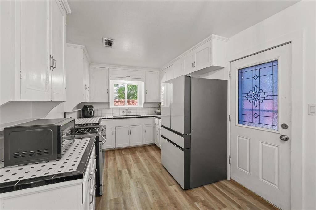 1207 Engle Avenue, Dallas, TX 75224