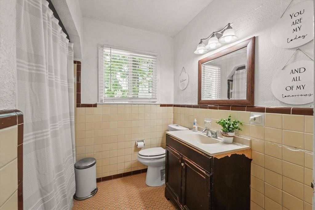 1207 Engle Avenue, Dallas, TX 75224