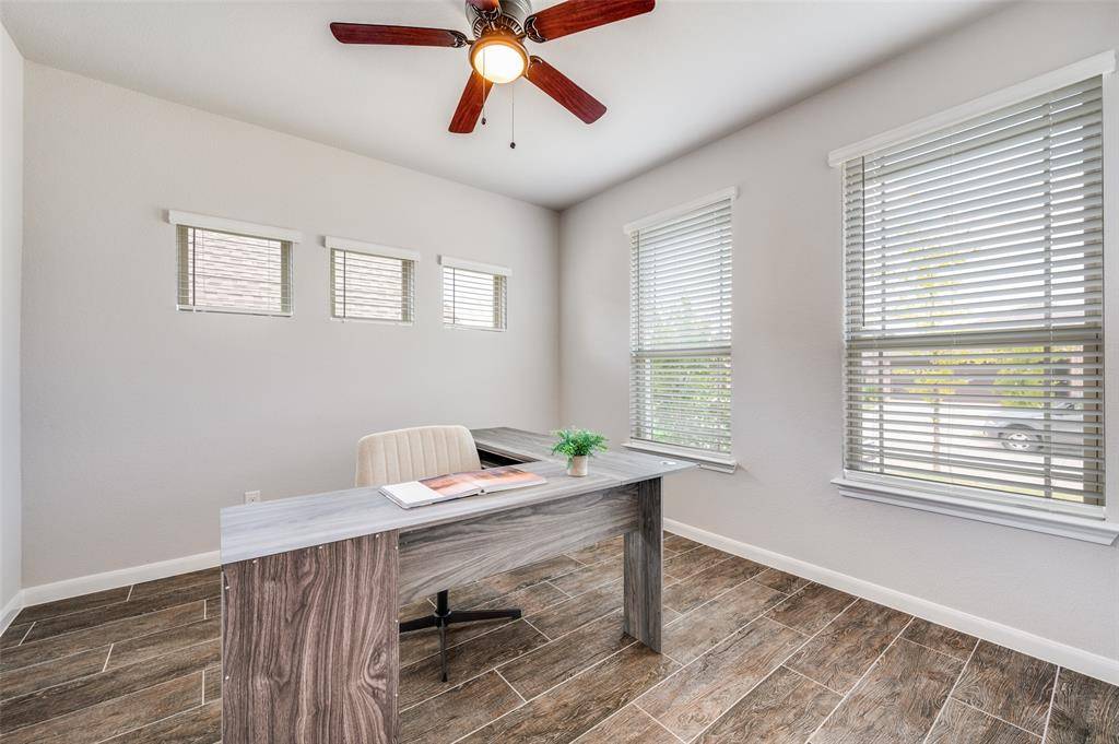 1240 Morning Ridge Trail, Aubrey, TX 76227