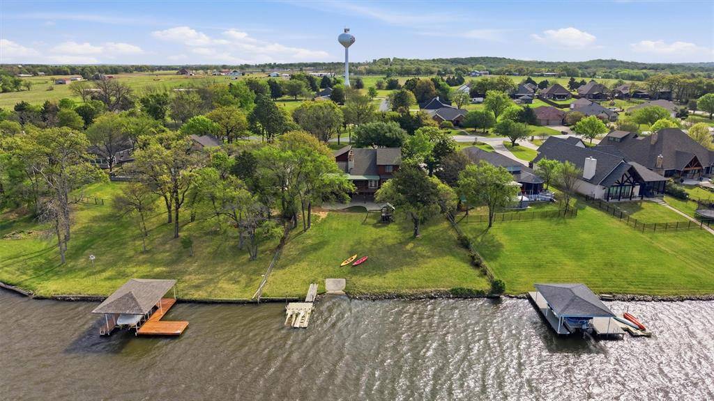 1334 Kiowa Drive E, Gainesville, TX 76240