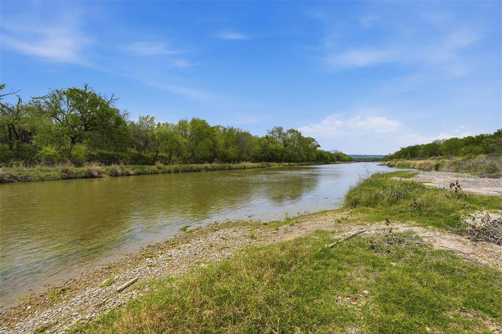 825 Benavides Lane, Mineral Wells, TX 76067