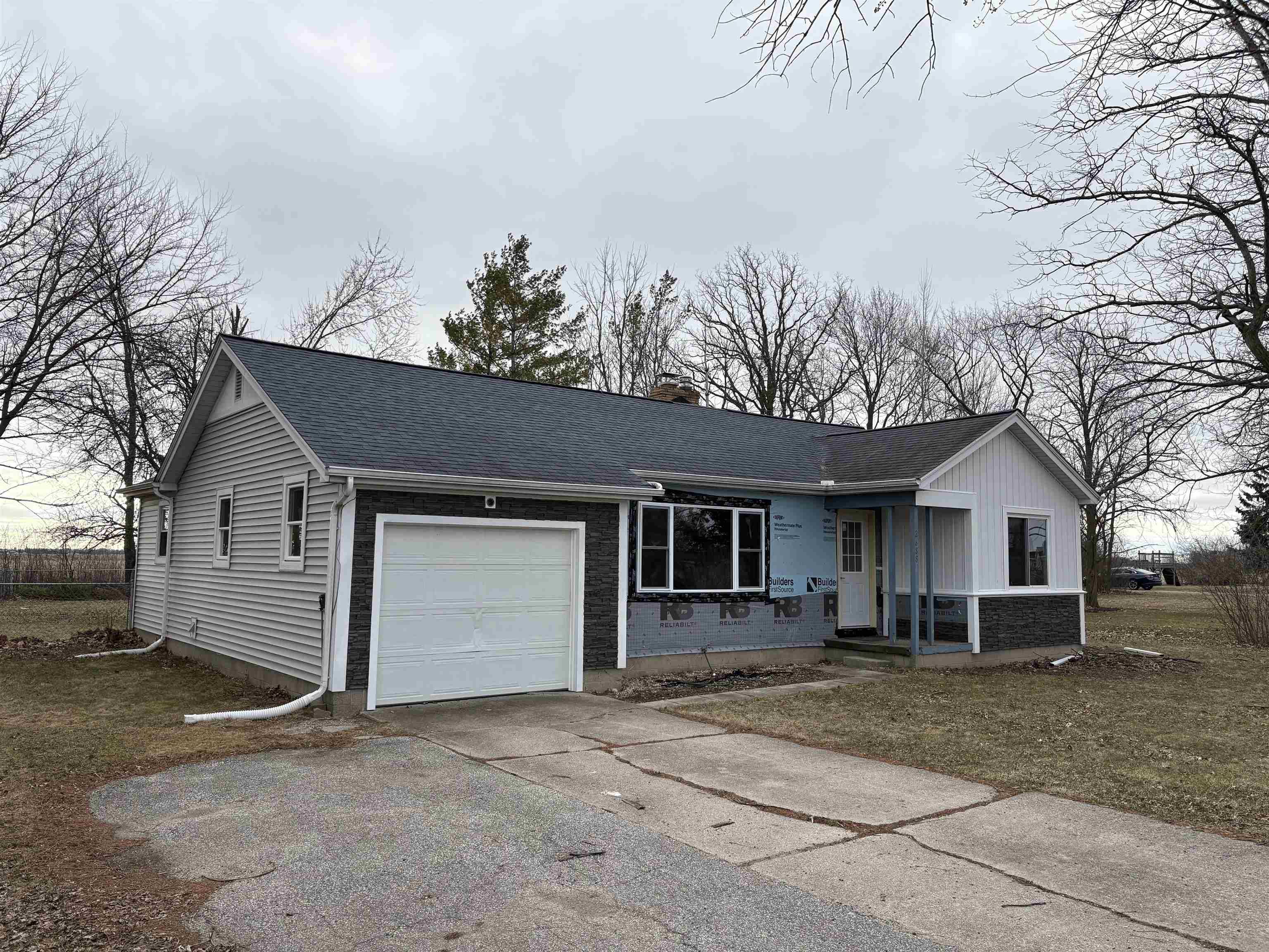 2688 N Portsmouth RD, Buena Vista Twp, MI 48601