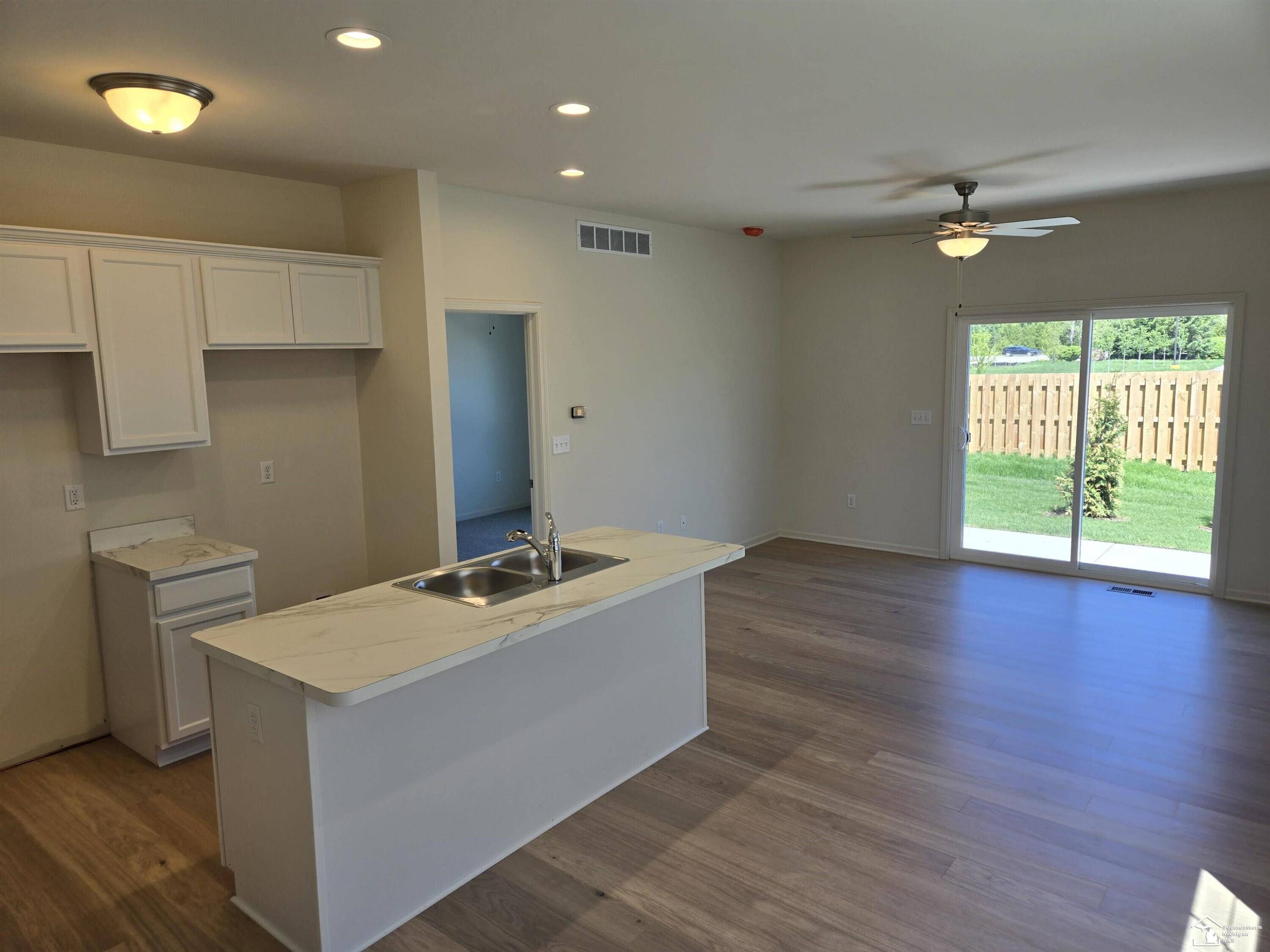 807 Plum Vlg DR #57, Raisinville Twp, MI 48161