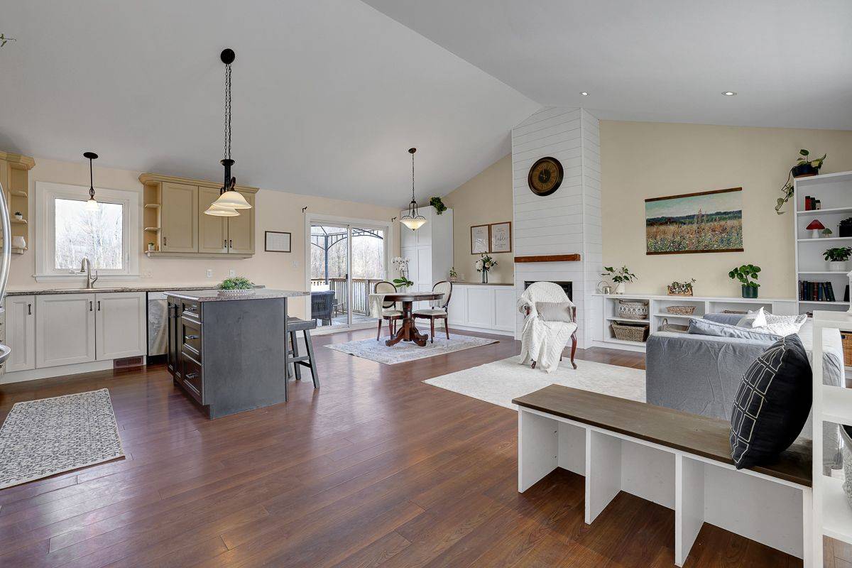 420 Hyndman RD, Edwardsburgh/cardinal, ON K0E 1W0